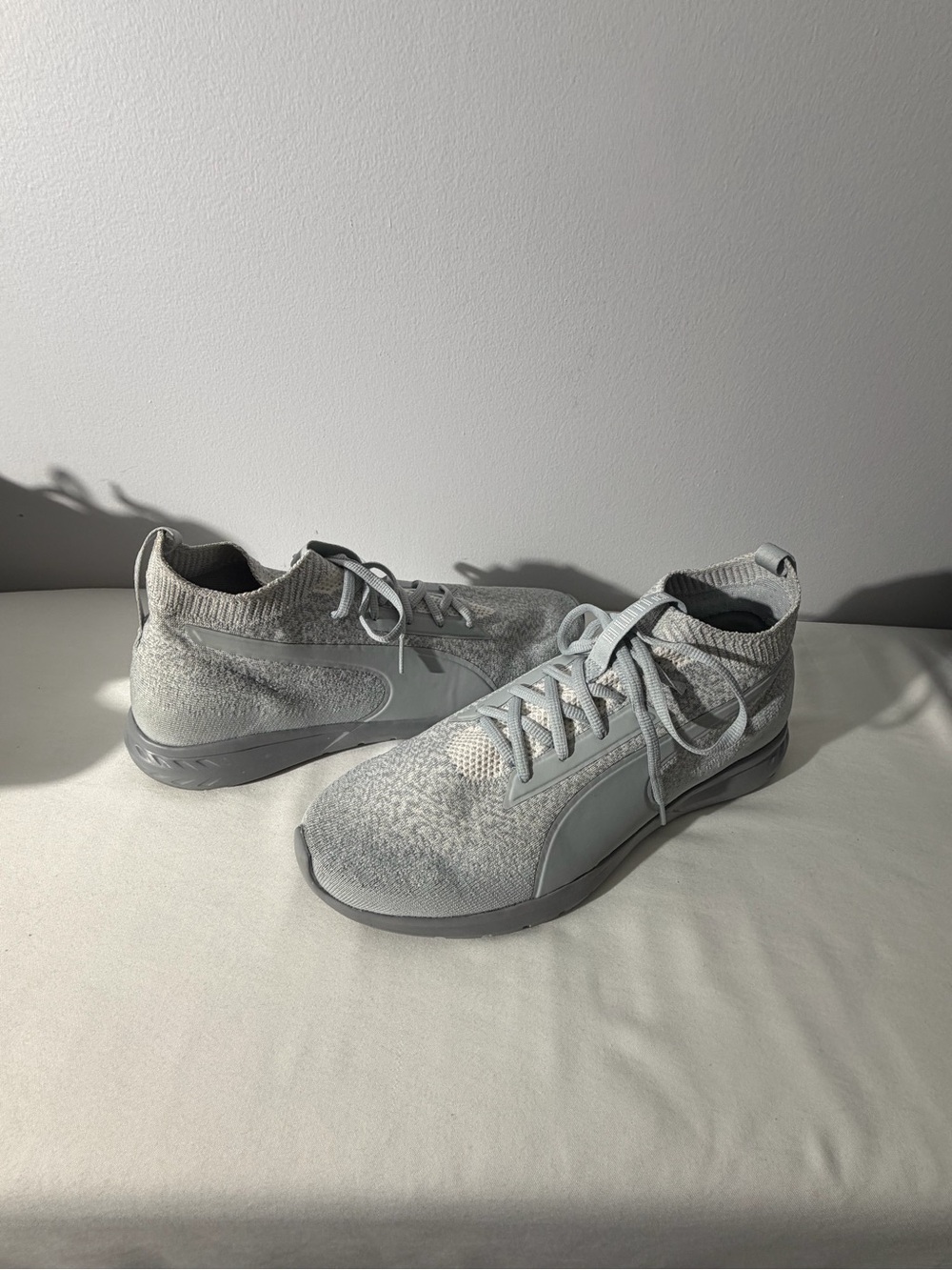 PUMA Vigor Evoknit FS  Gray / White Stretch Comfort SIZE 10.5